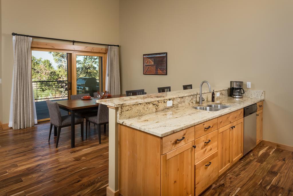 Отель Brasada Ranch Powell Butte Экстерьер фото